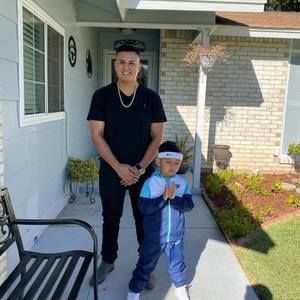 Meet your Posher, Omar